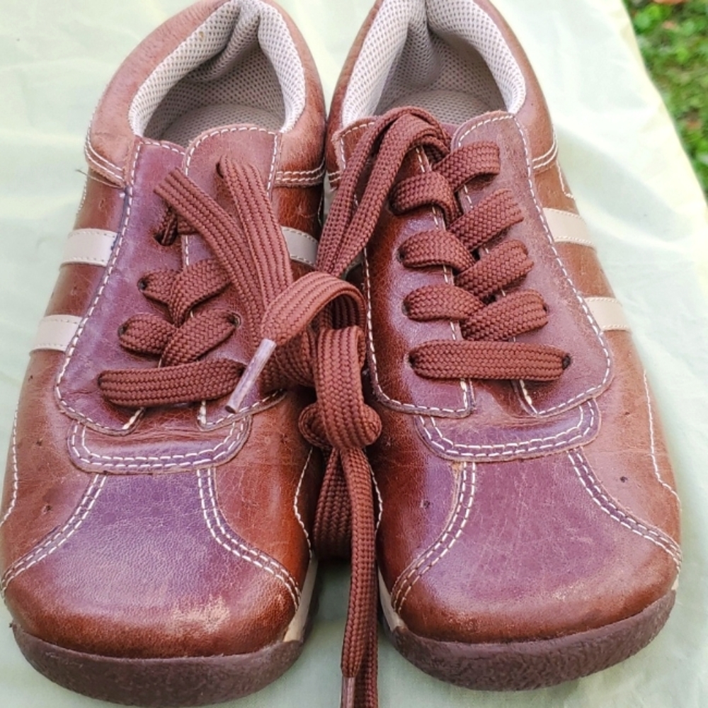 Size 6.5B Steve Madden shoes